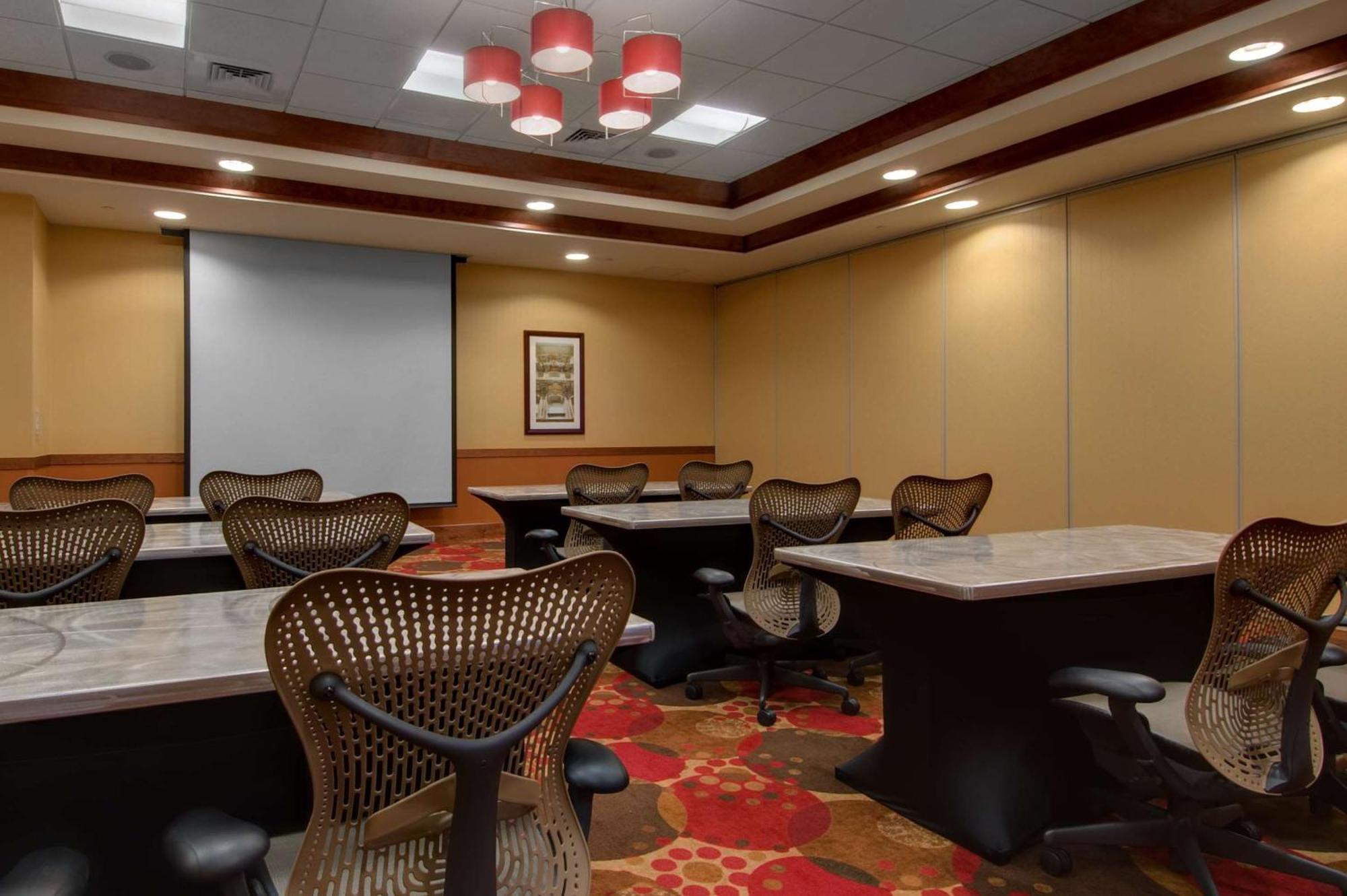 Hilton Garden Inn Milwaukee Airport Business billede