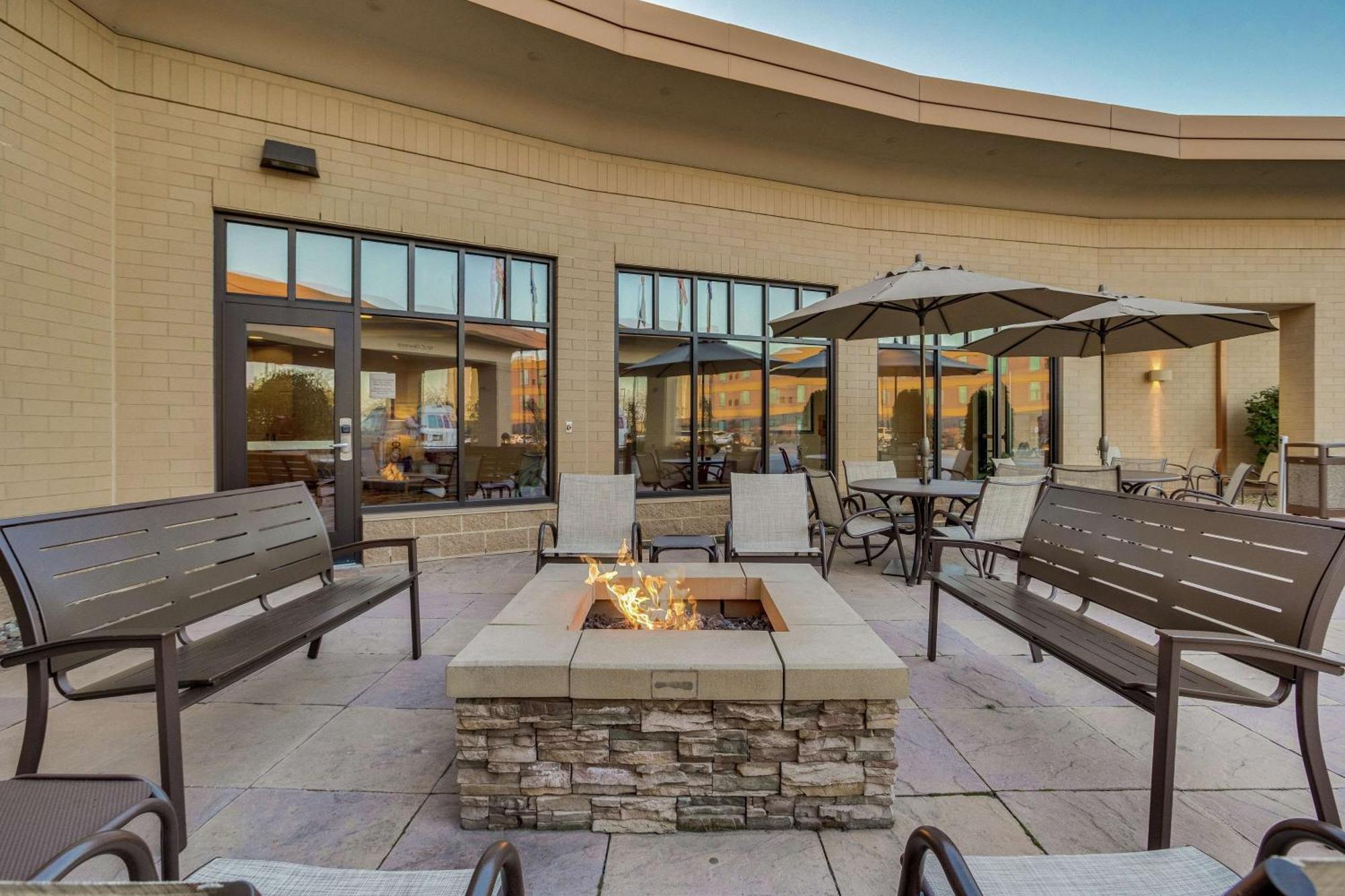 Hilton Garden Inn Milwaukee Airport Eksteriør billede
